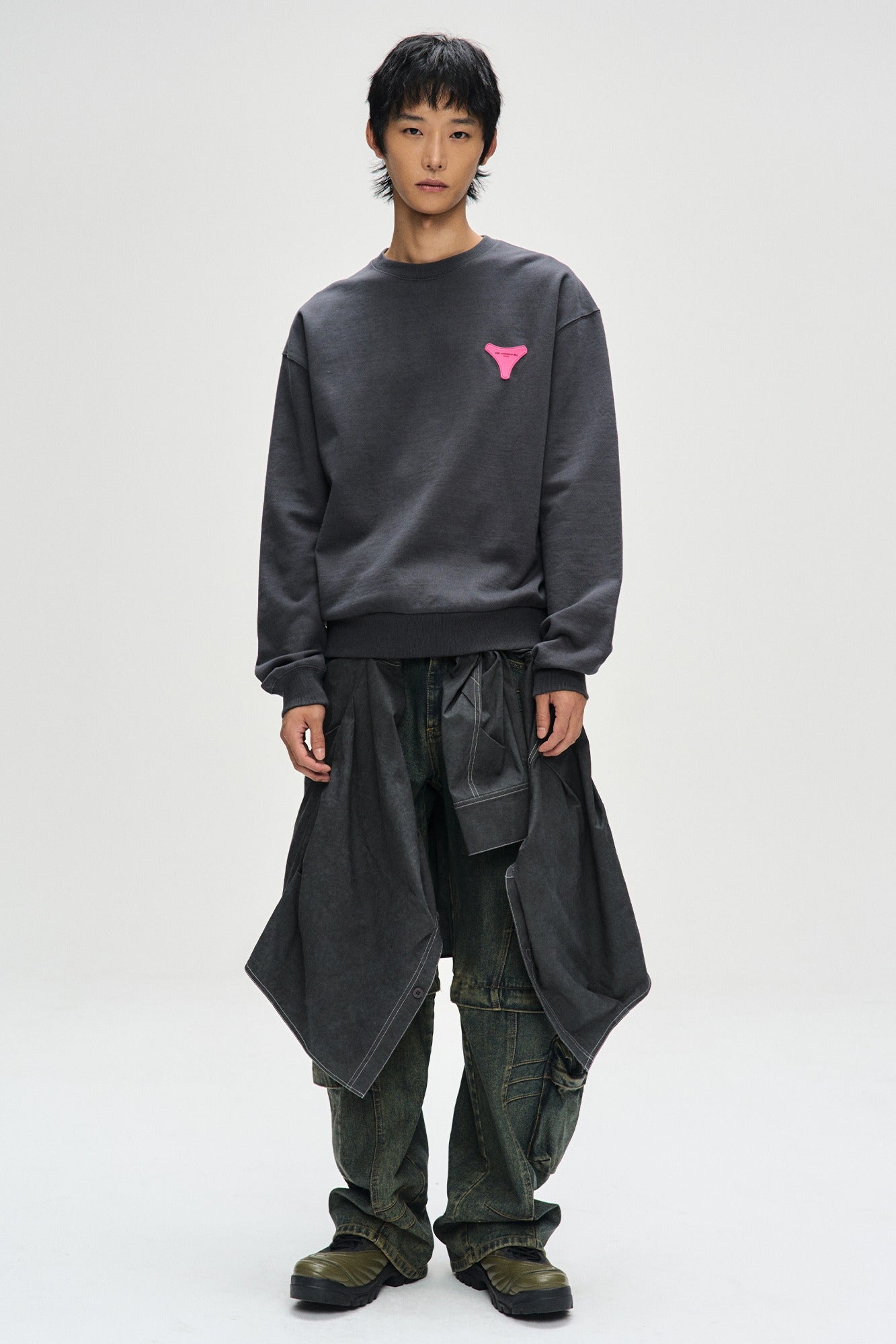 UNISEX STOOL PATCH LOGO SWEATSHIRTS atb1272u (CHARCOAL)