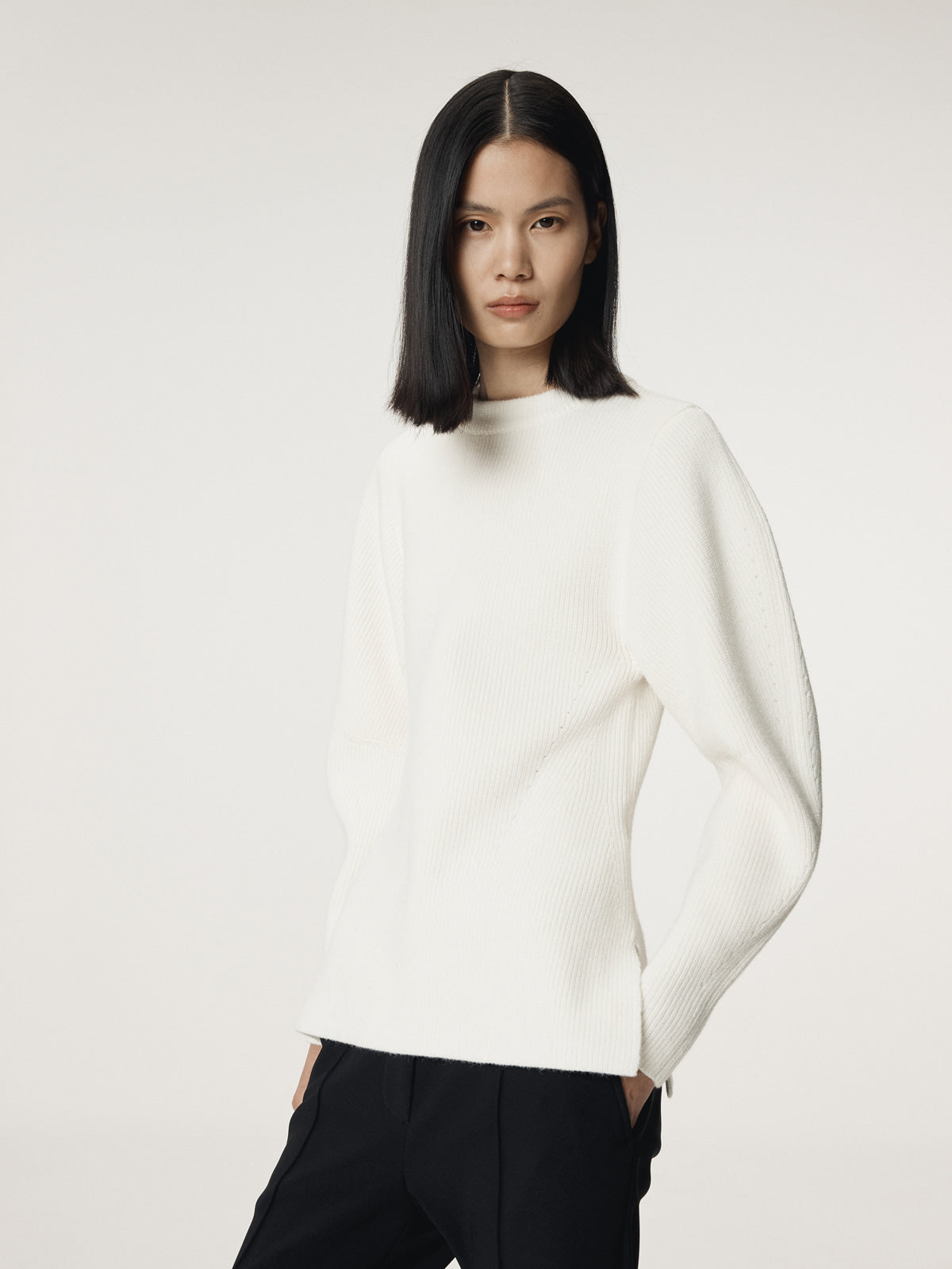 VOLUME SLEEVE STRUCTURED KNIT TOP (IVORY)