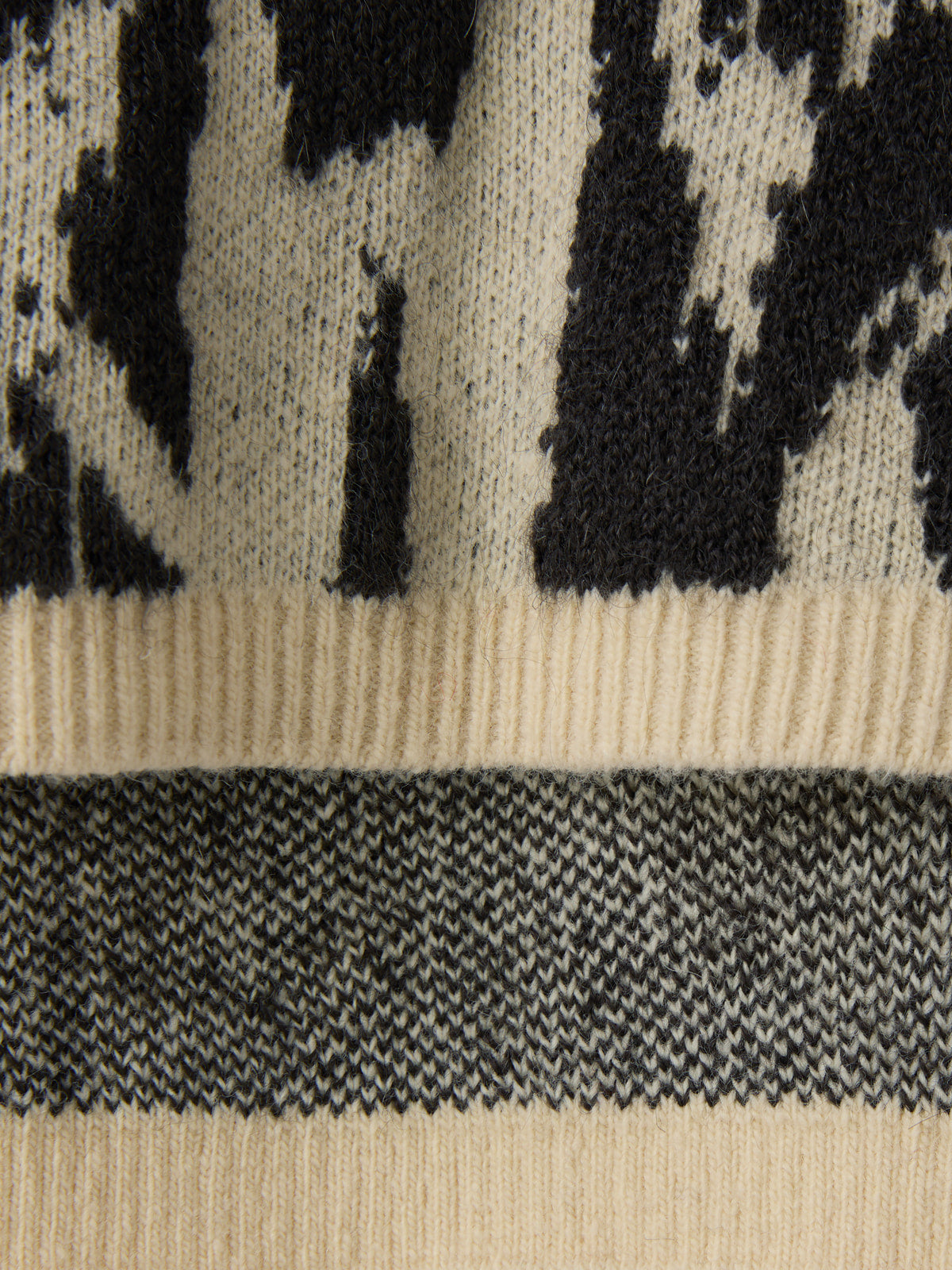 LEOPARD JACQUARD POLO KNIT TOP (DARK BROWN)