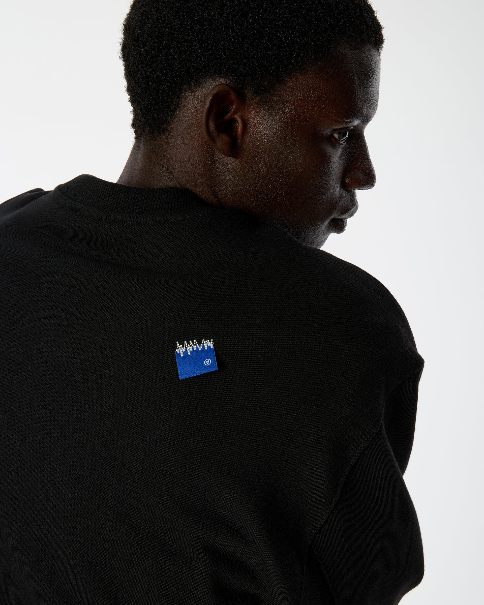 Sig; BL Tag sweatshirt 01