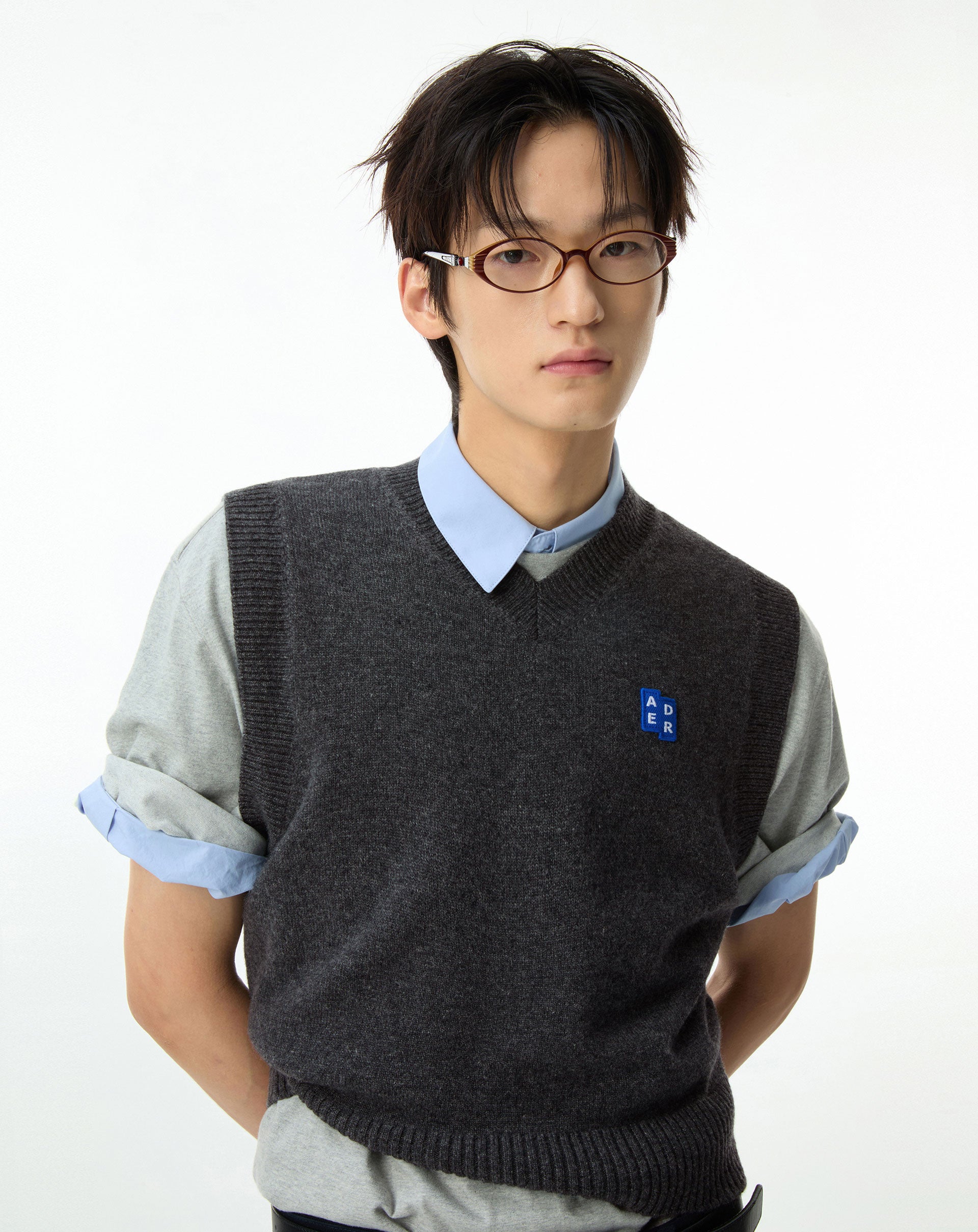 Sig; BL Tag knit vest 01