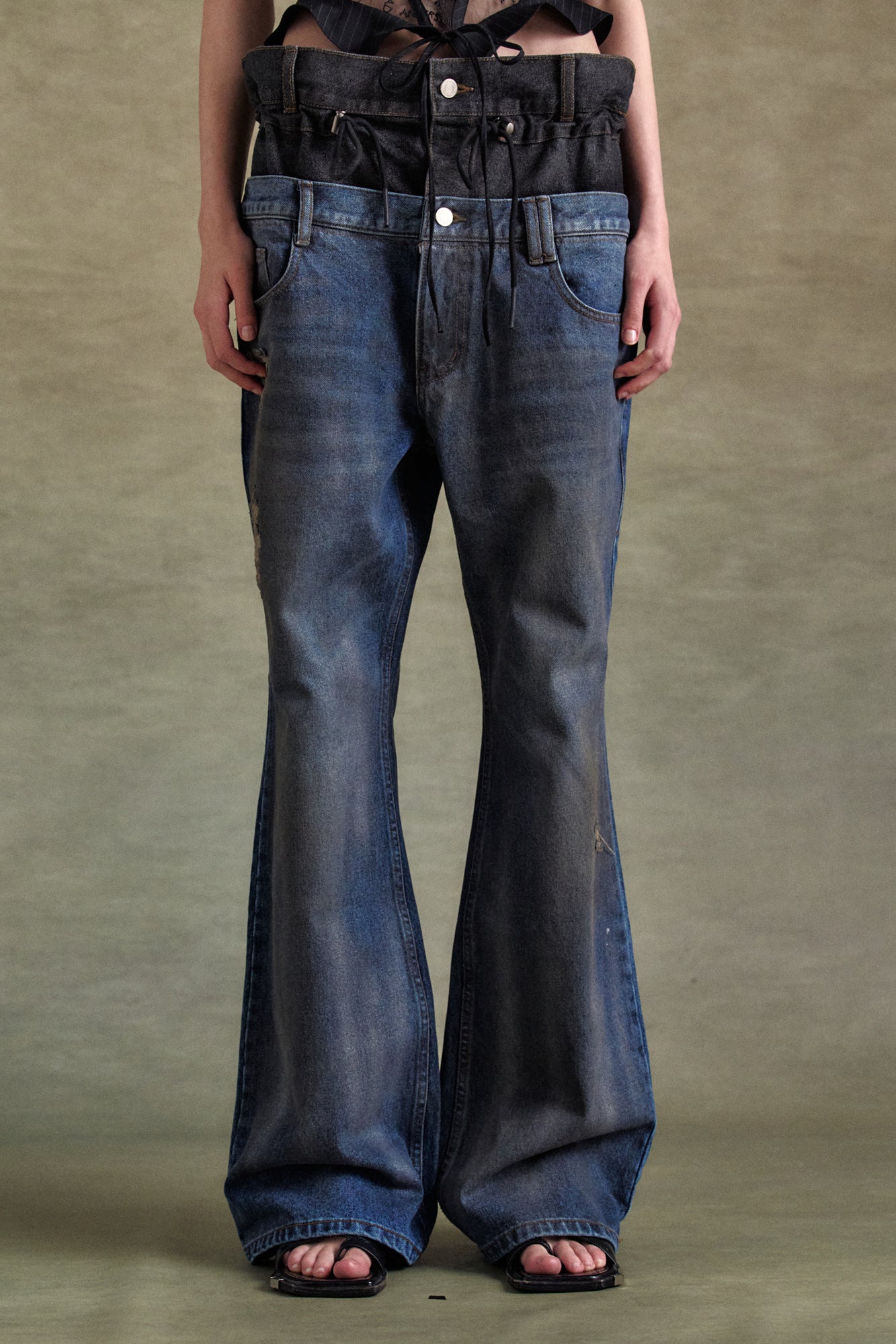DUSTY SPRAY DOUBLE WAIST JEANS apa831w (BLUE BLACK)