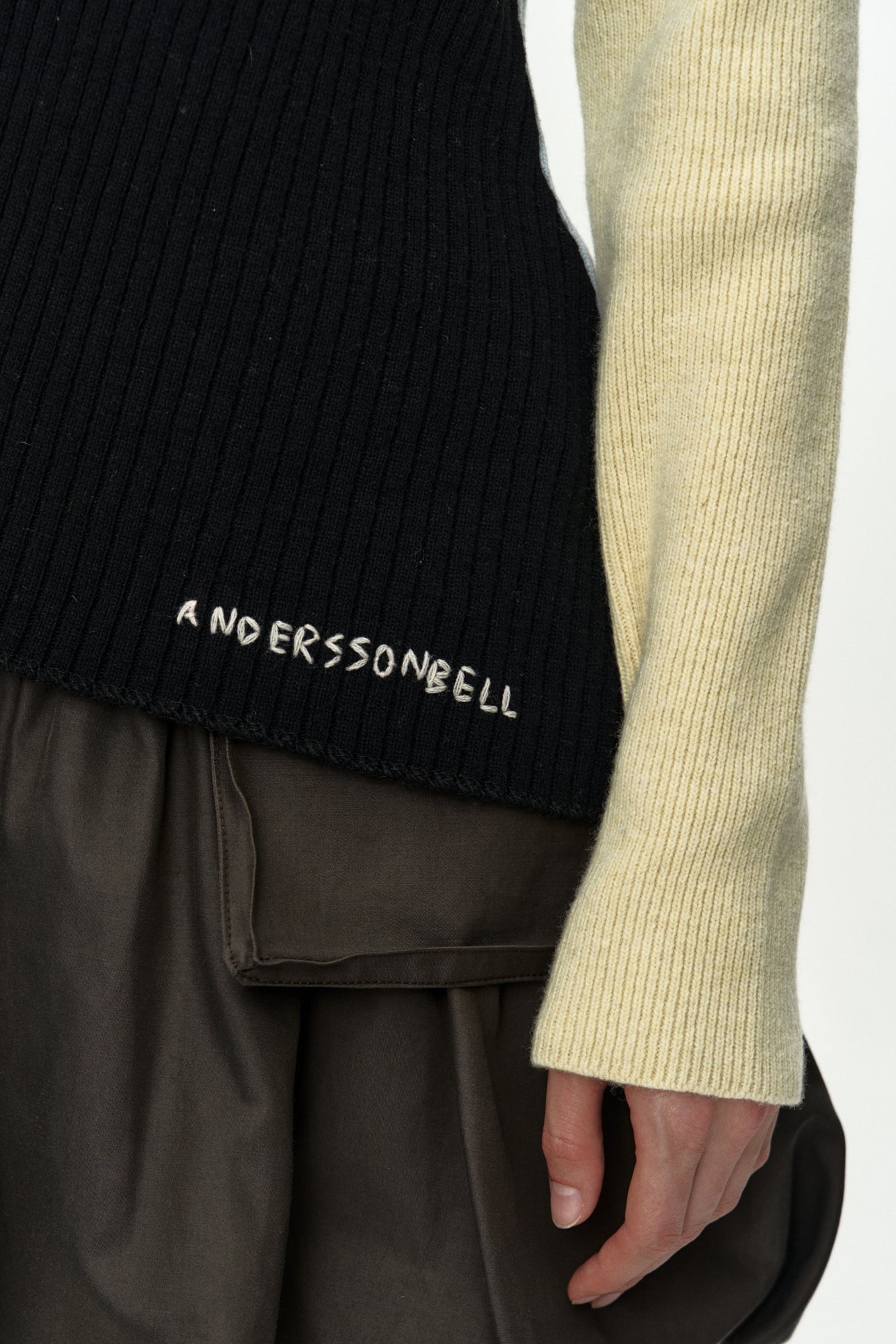 [3/3 Pre-order Delivery] ASYMMETRIC PANEL COLLAR SWEATER atb1476w (BLACK)