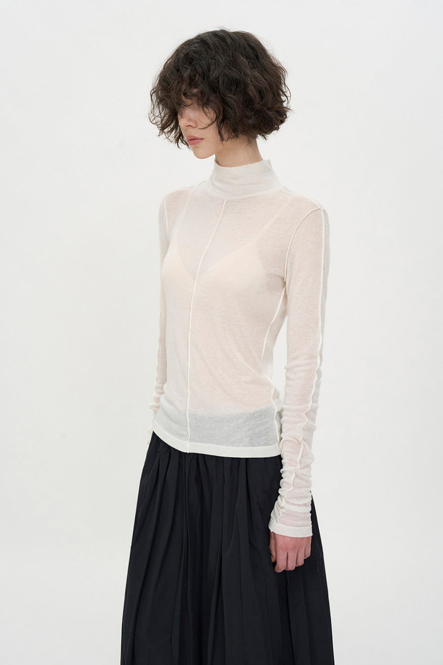 Line Point Turtleneck IVORY