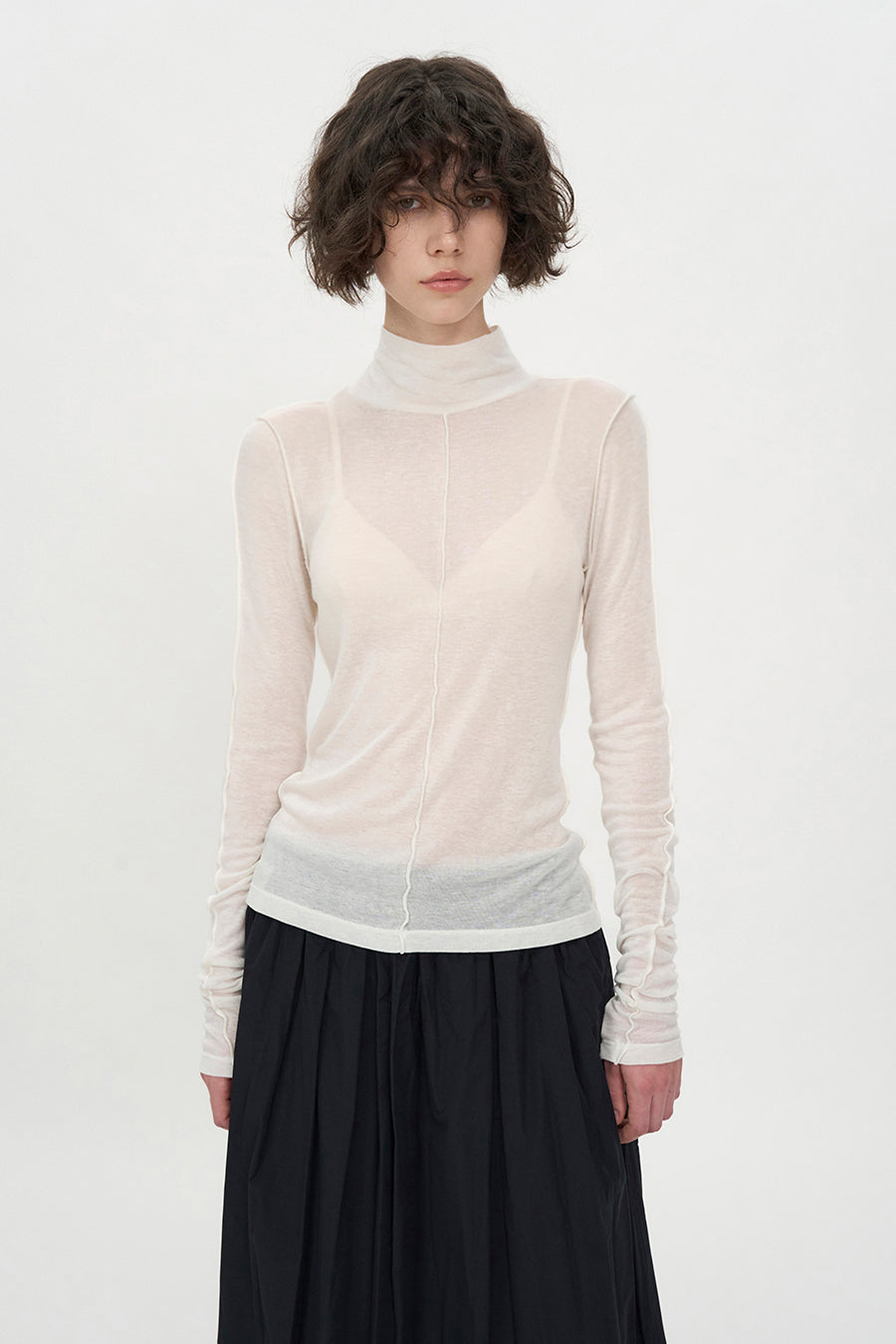 Line Point Turtleneck IVORY