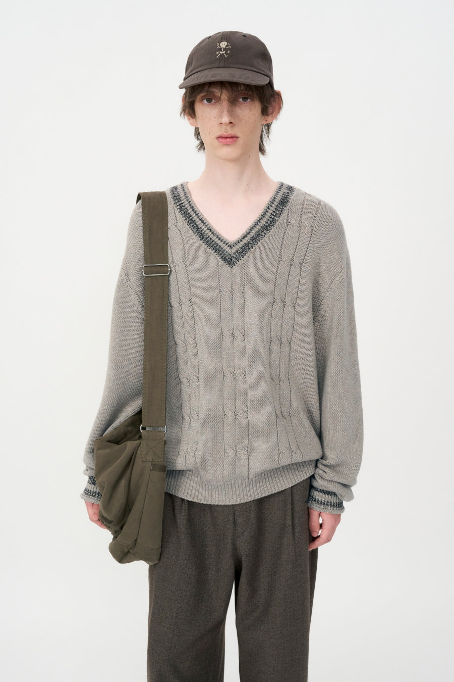 Two-Tone Ribbed Cable V-Neck Knit OATMEAL