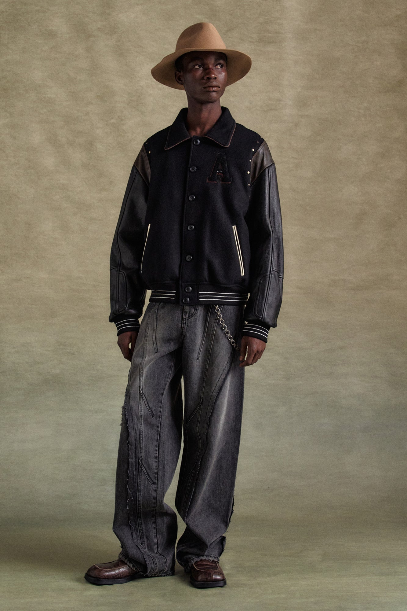 A PATCH WOOL & LEATHER VARSITY JACKET awa691m (BLACK)