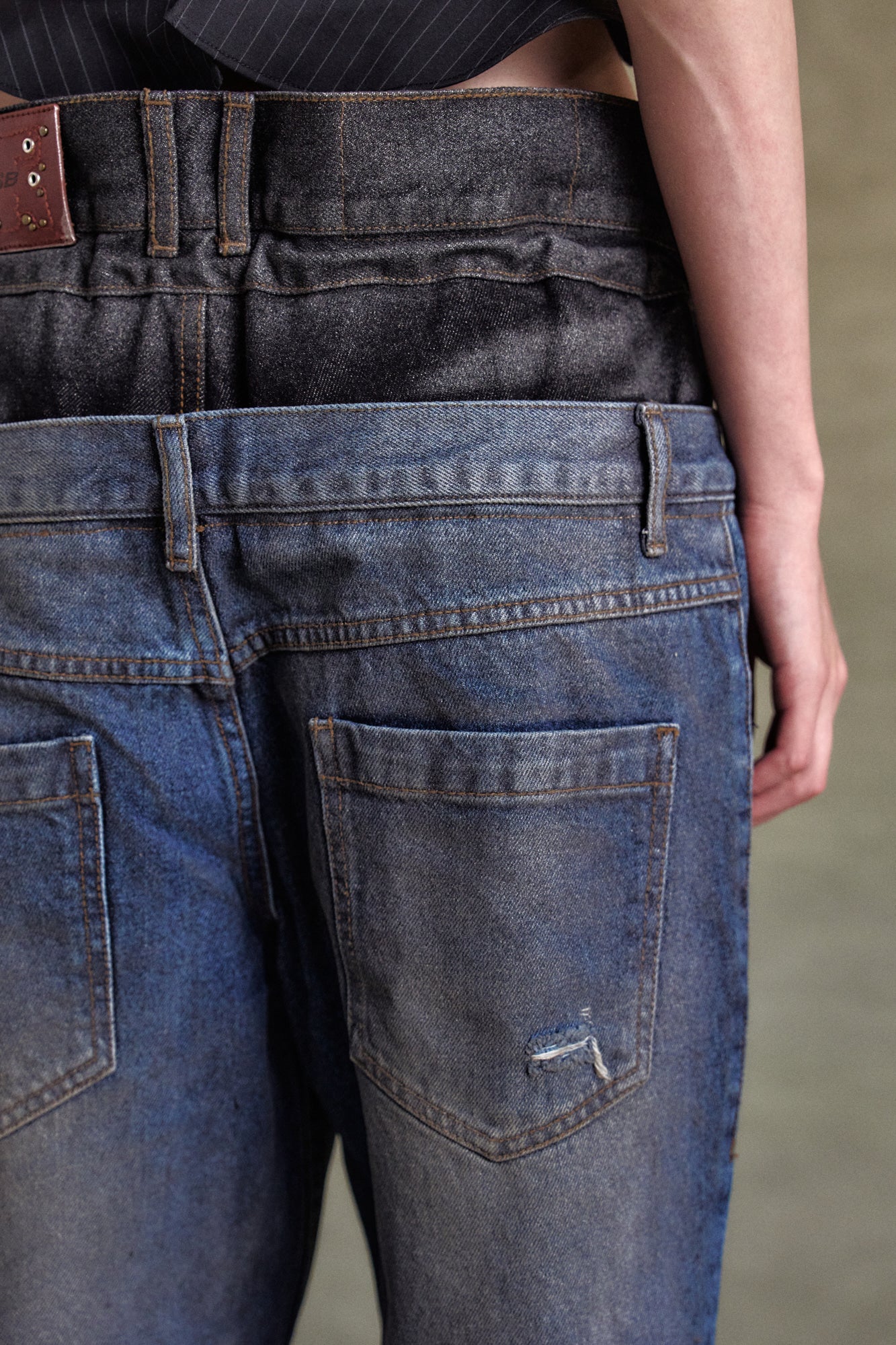 DUSTY SPRAY DOUBLE WAIST JEANS apa831w (BLUE BLACK)