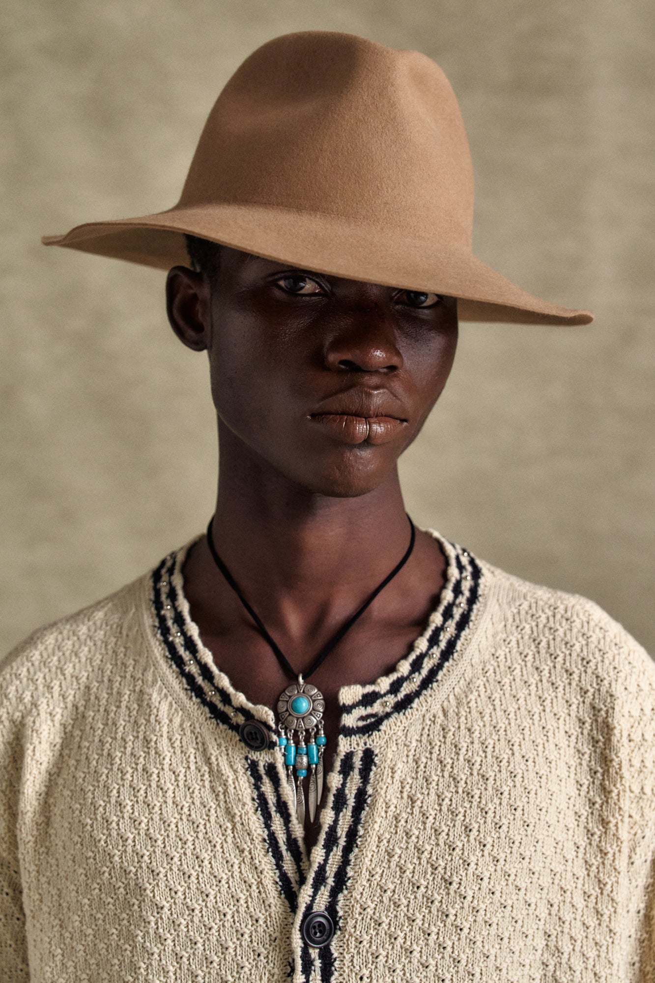 [Few Restocked] FANTASIA ROUND-NECK CARDIGAN atb1244m(ECRU)