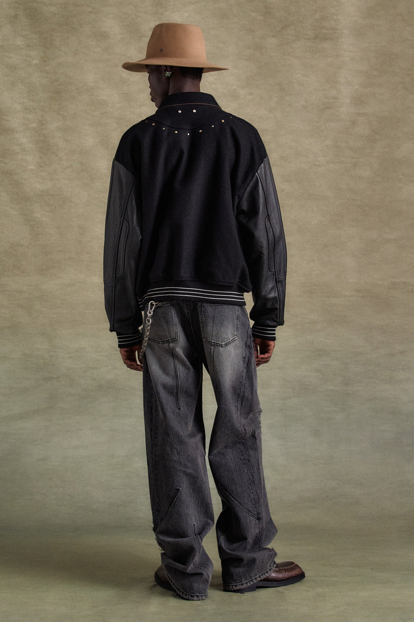 A PATCH WOOL & LEATHER VARSITY JACKET awa691m (BLACK)