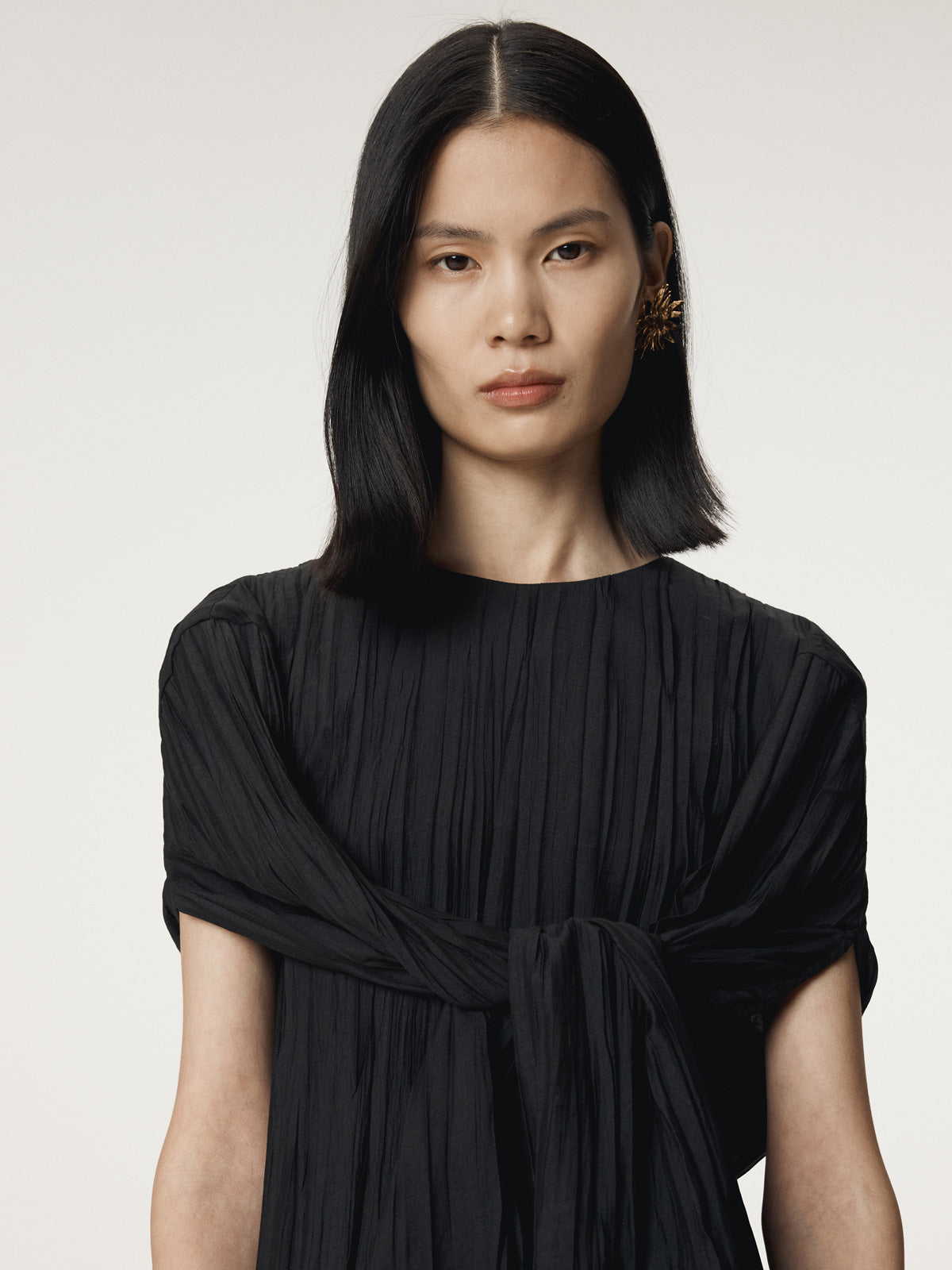 SOPHIE TIED-UP SLEEVE DRESS (BLACK)