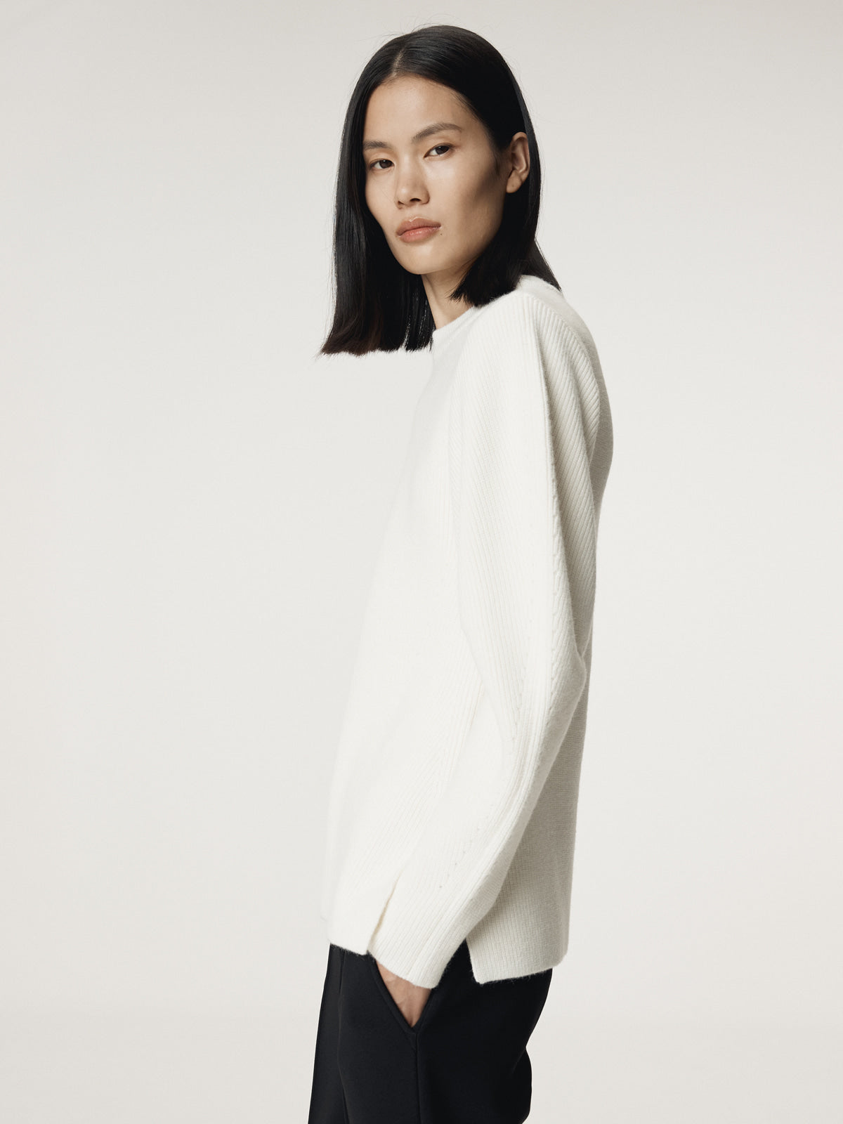 VOLUME SLEEVE STRUCTURED KNIT TOP (IVORY)