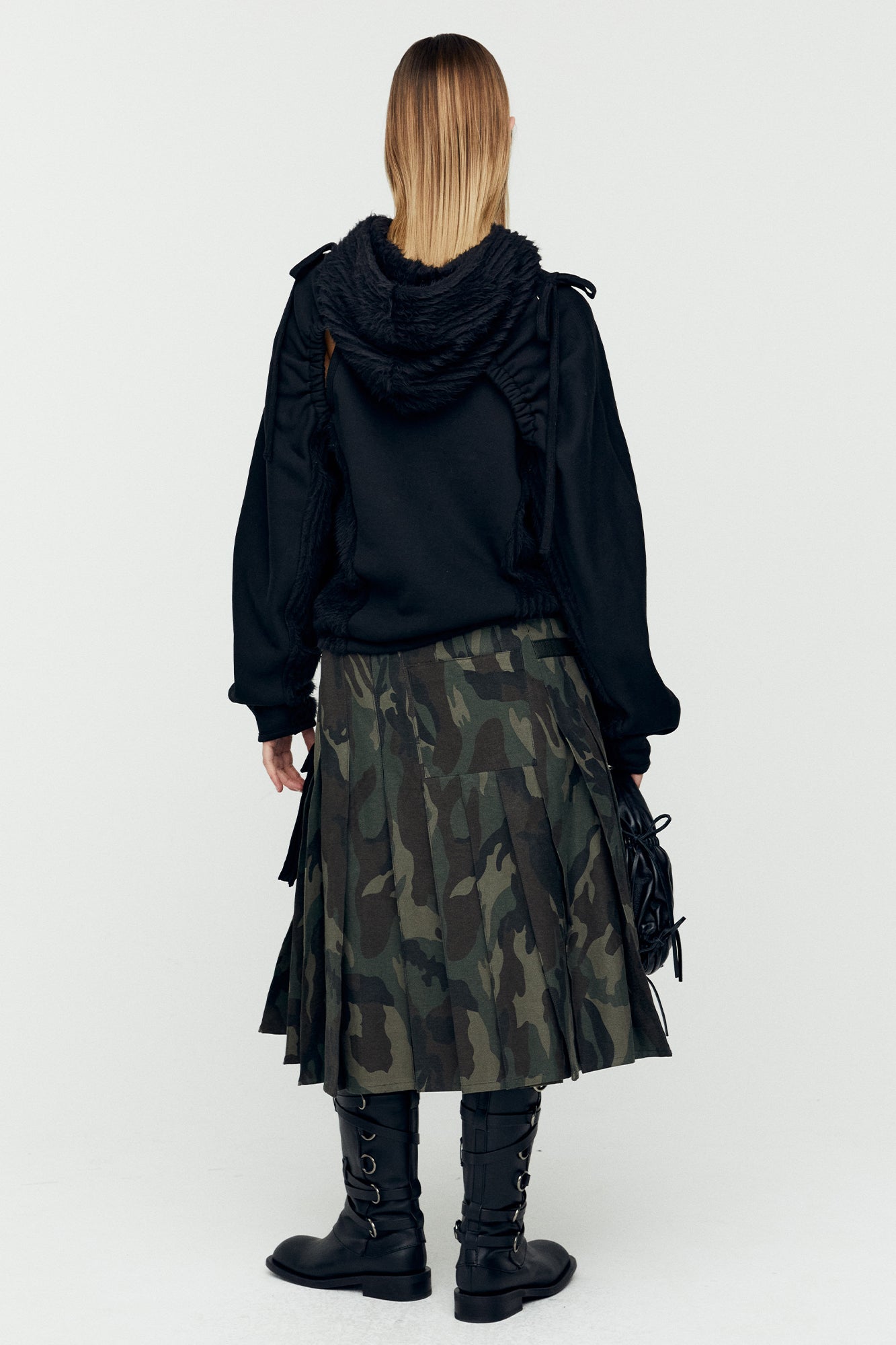 (ESSENTIAL) CUT OUT SHIRRING HOODIE atb1193w(BLACK)