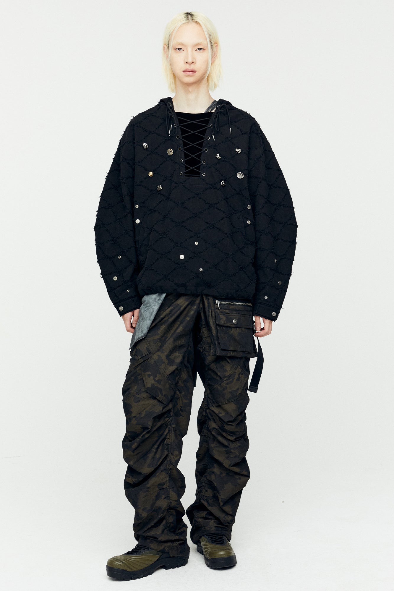 LACE-UP ANORAK HOODIE atb1141m(BLACK)