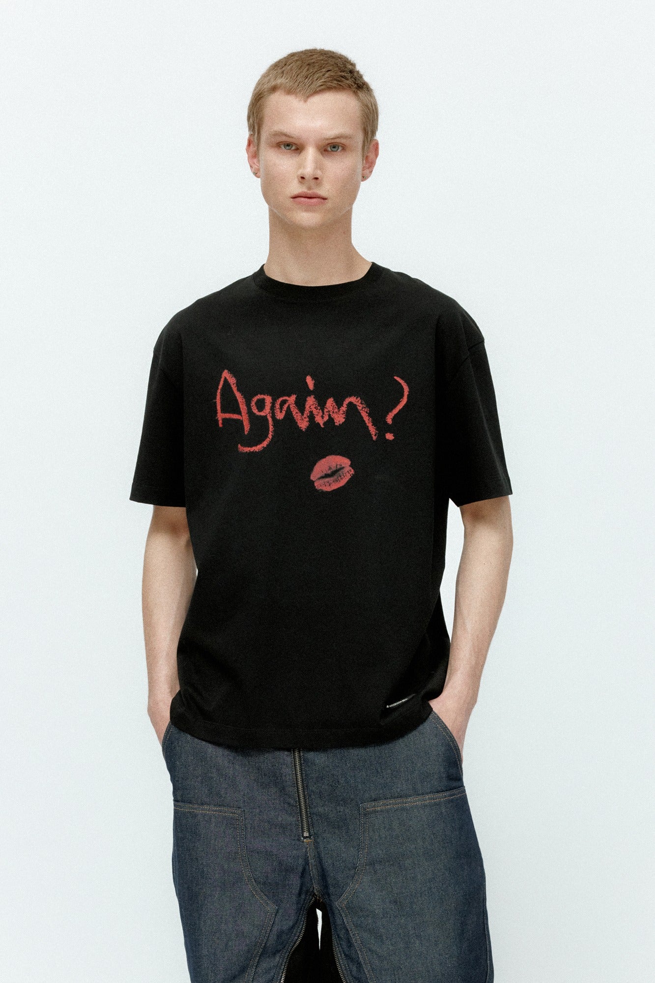 (ESSENTIAL) UNISEX AGAIN LIP T-SHIRT atb1406u (BLACK)