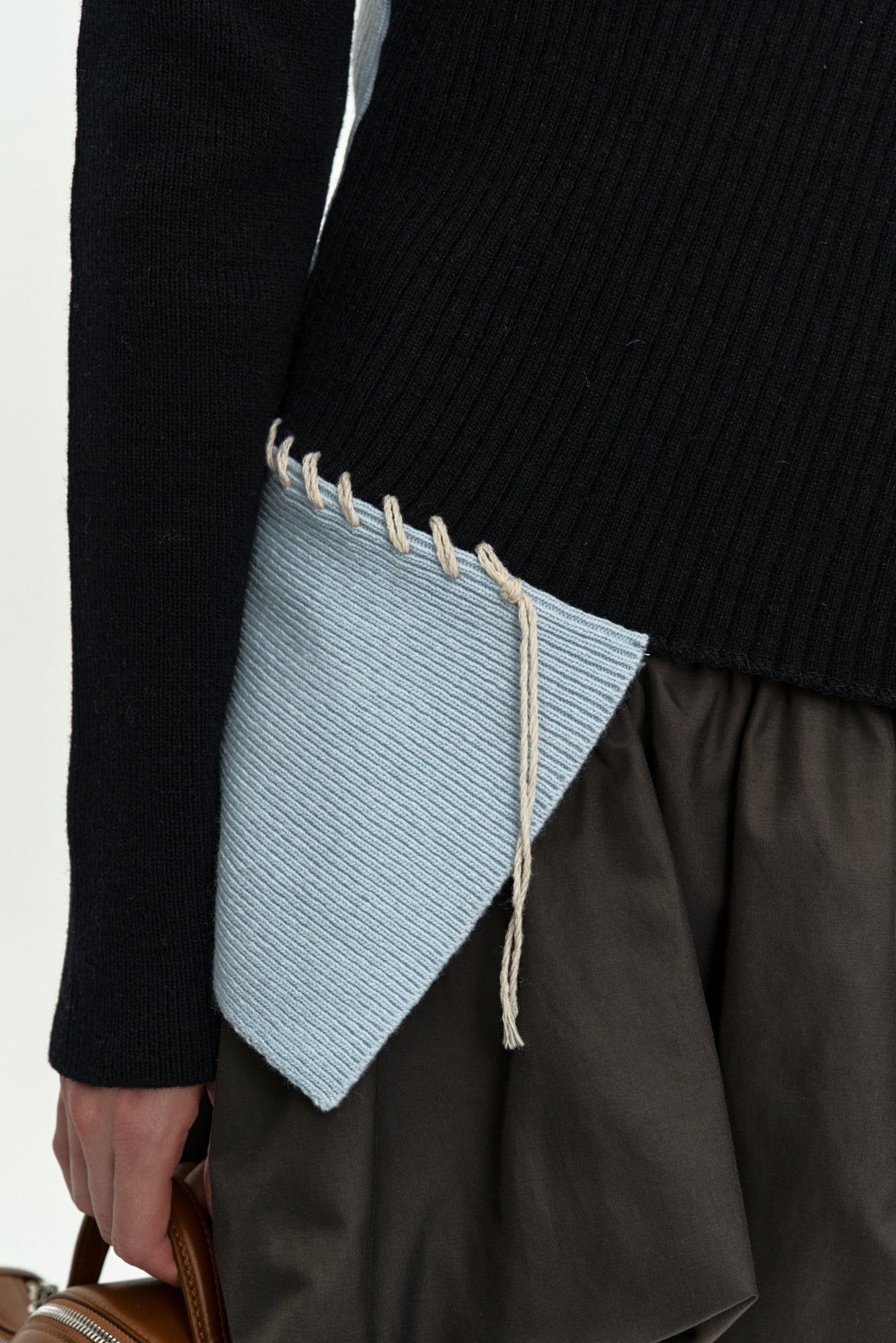 [3/3 Pre-order Delivery] ASYMMETRIC PANEL COLLAR SWEATER atb1476w (BLACK)