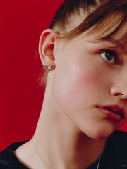 Petit Twinkle Ribbon Pearl Earrings_VH25NNEA110V