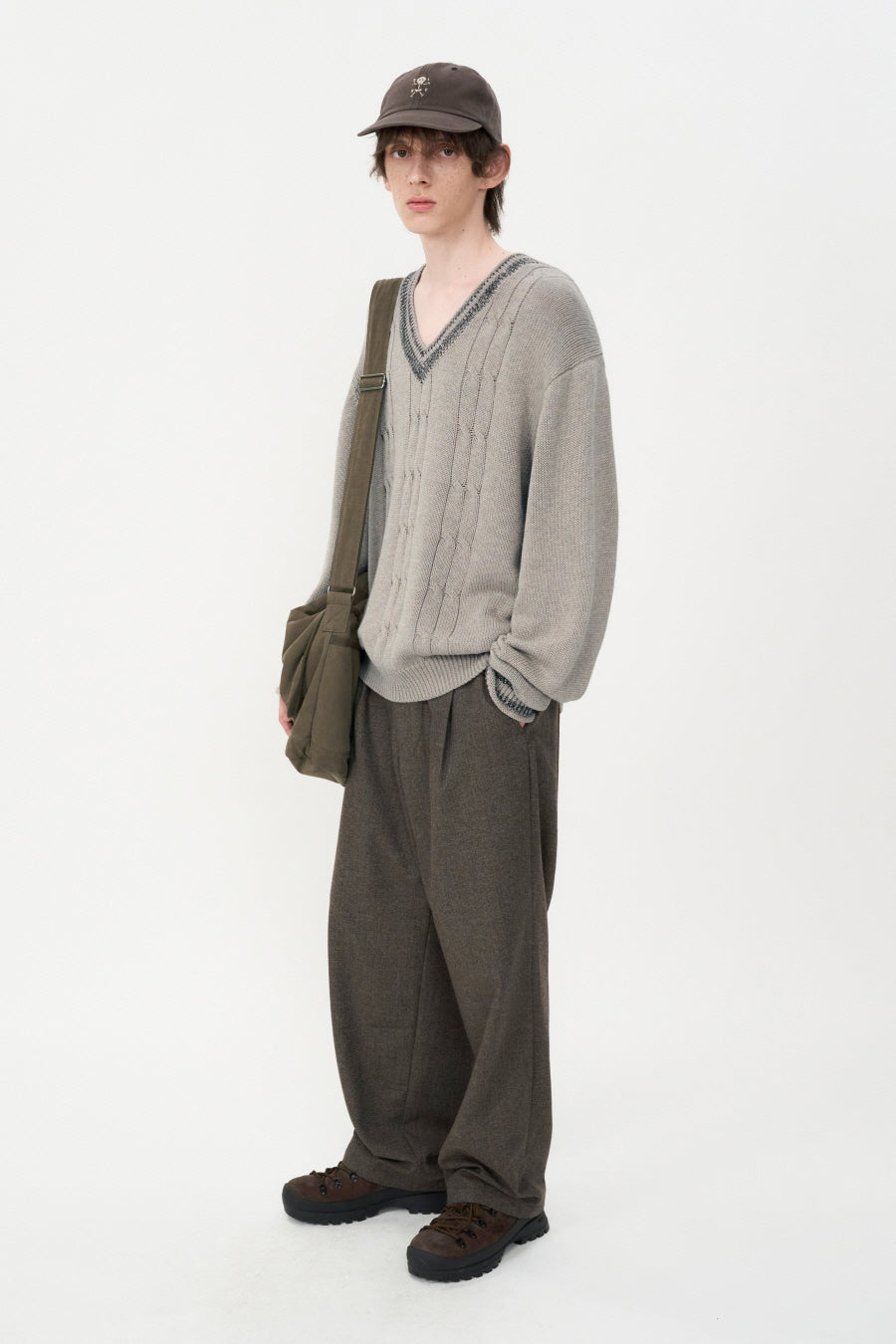 Wool Tapered Pants BROWN