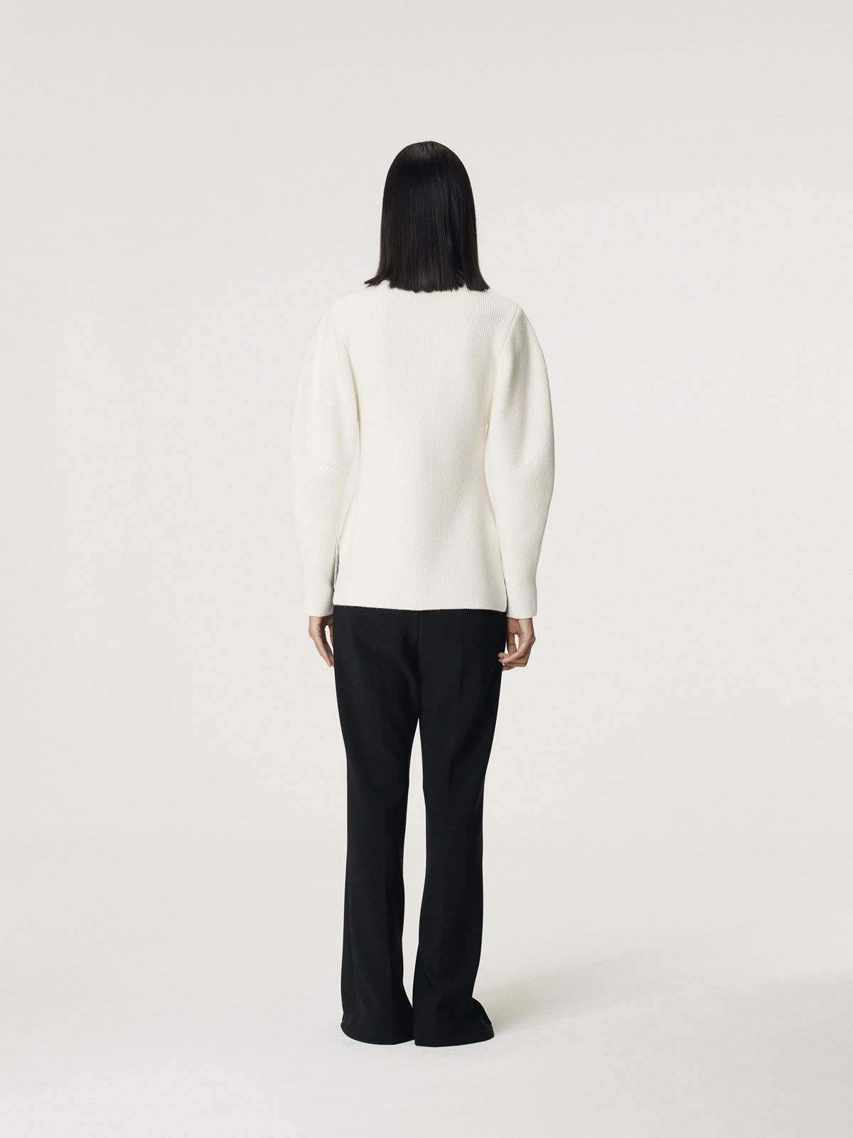 VOLUME SLEEVE STRUCTURED KNIT TOP (IVORY)