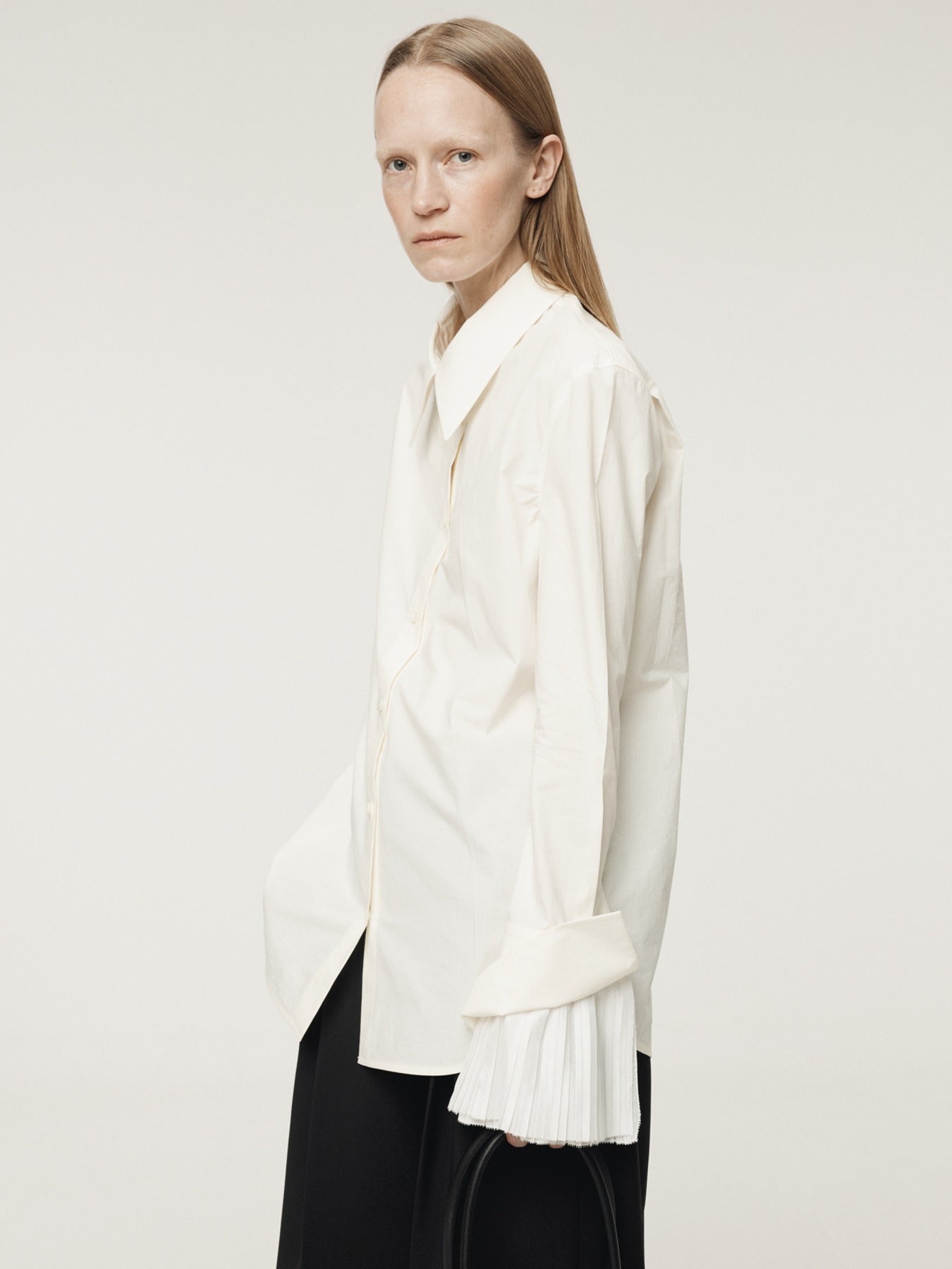 PLEATS CUFFS POINT SHIRT (CREAM)