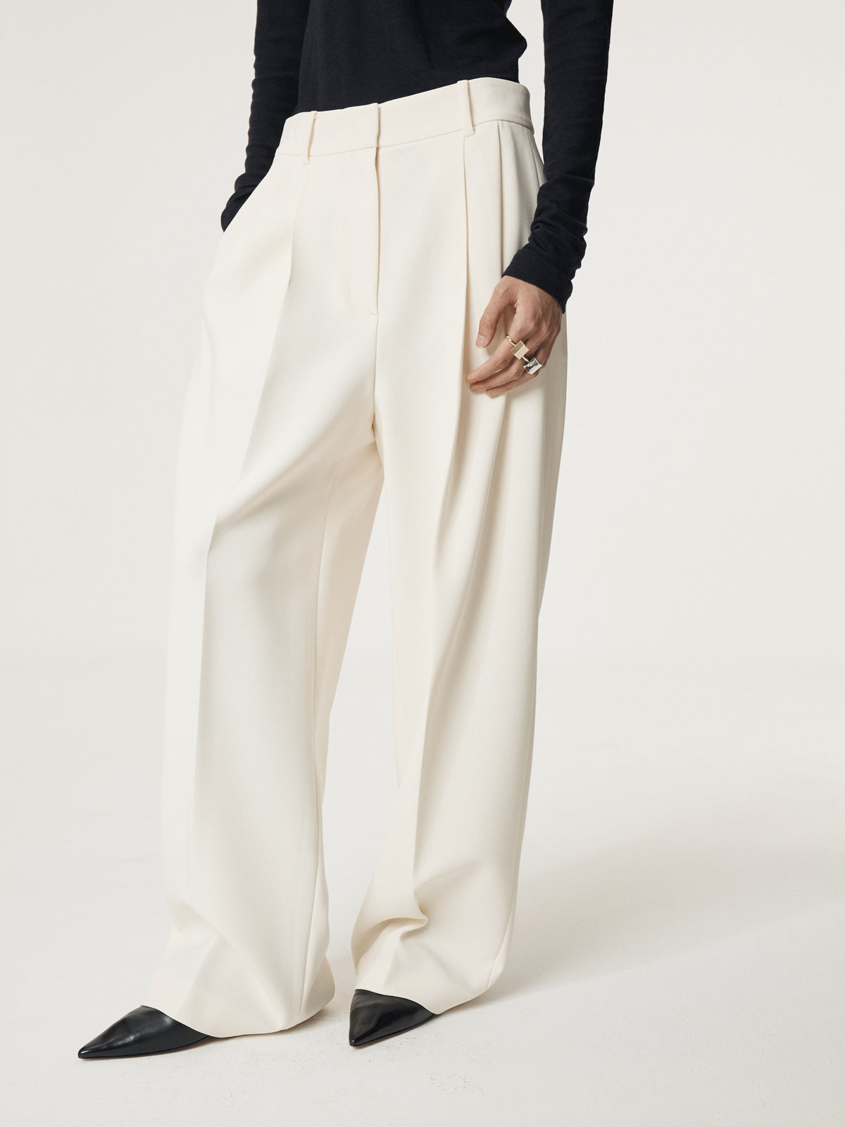 DOUBLE PLEATED WIDE PANTS (CREAM)
