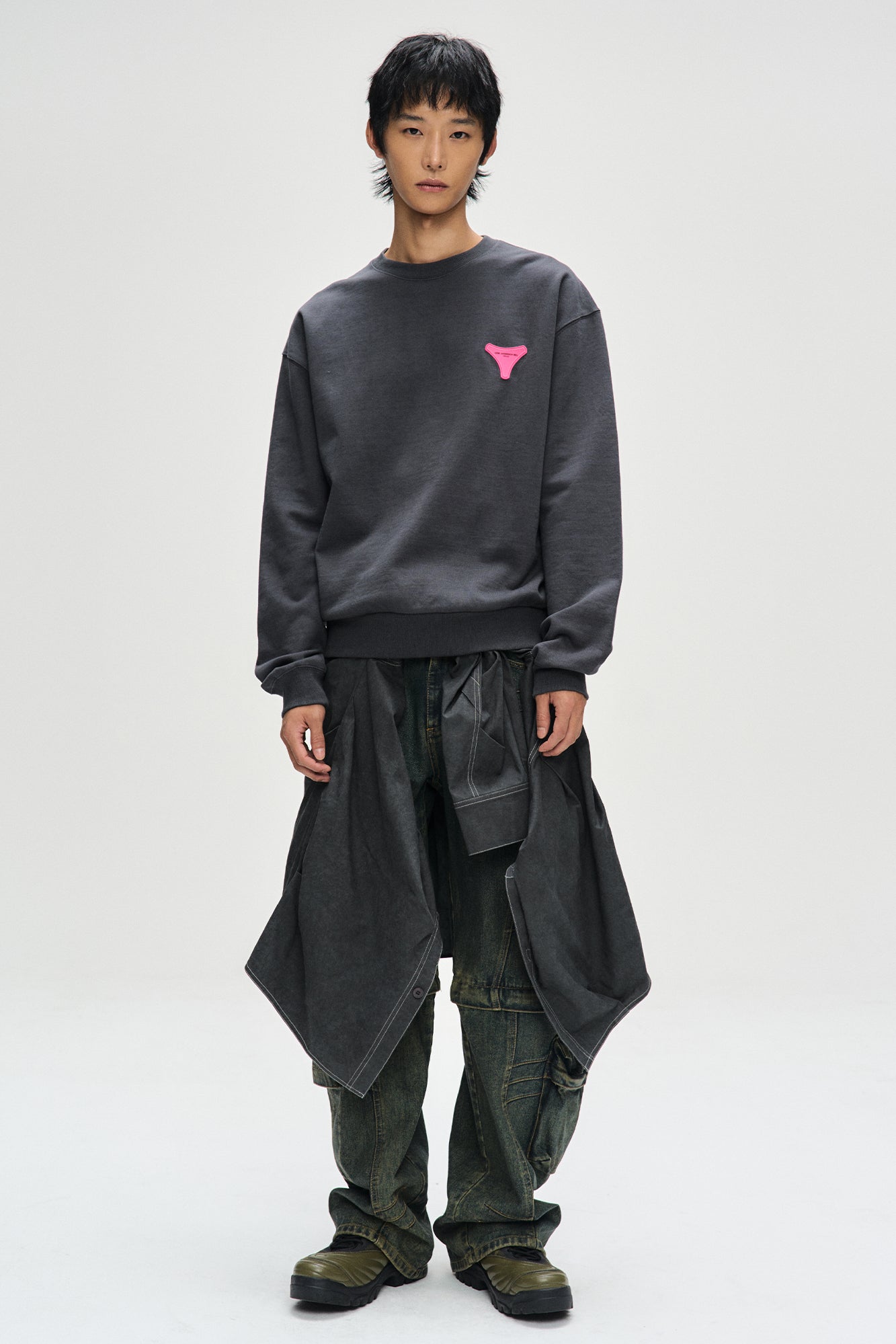 UNISEX STOOL PATCH LOGO SWEATSHIRTS atb1272u (BLACK)