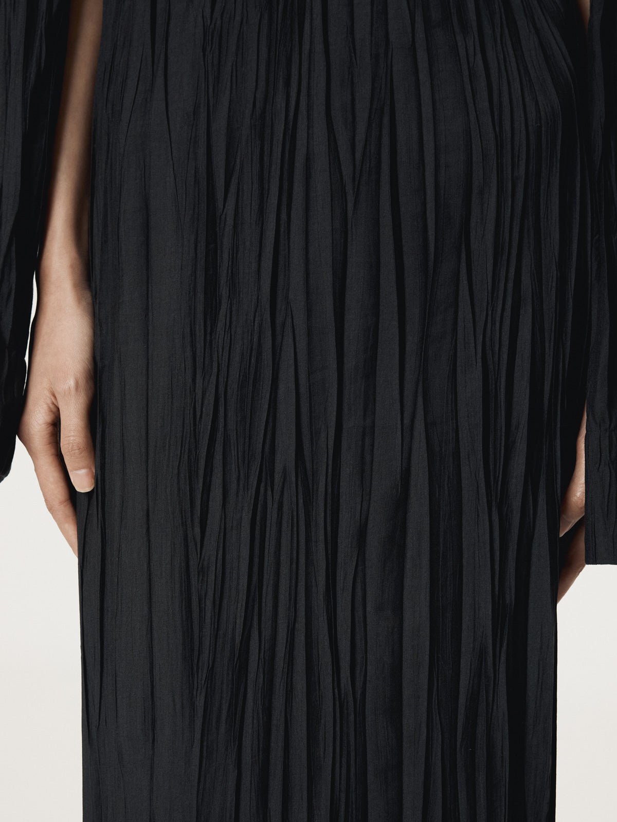 SOPHIE TIED-UP SLEEVE DRESS (BLACK)