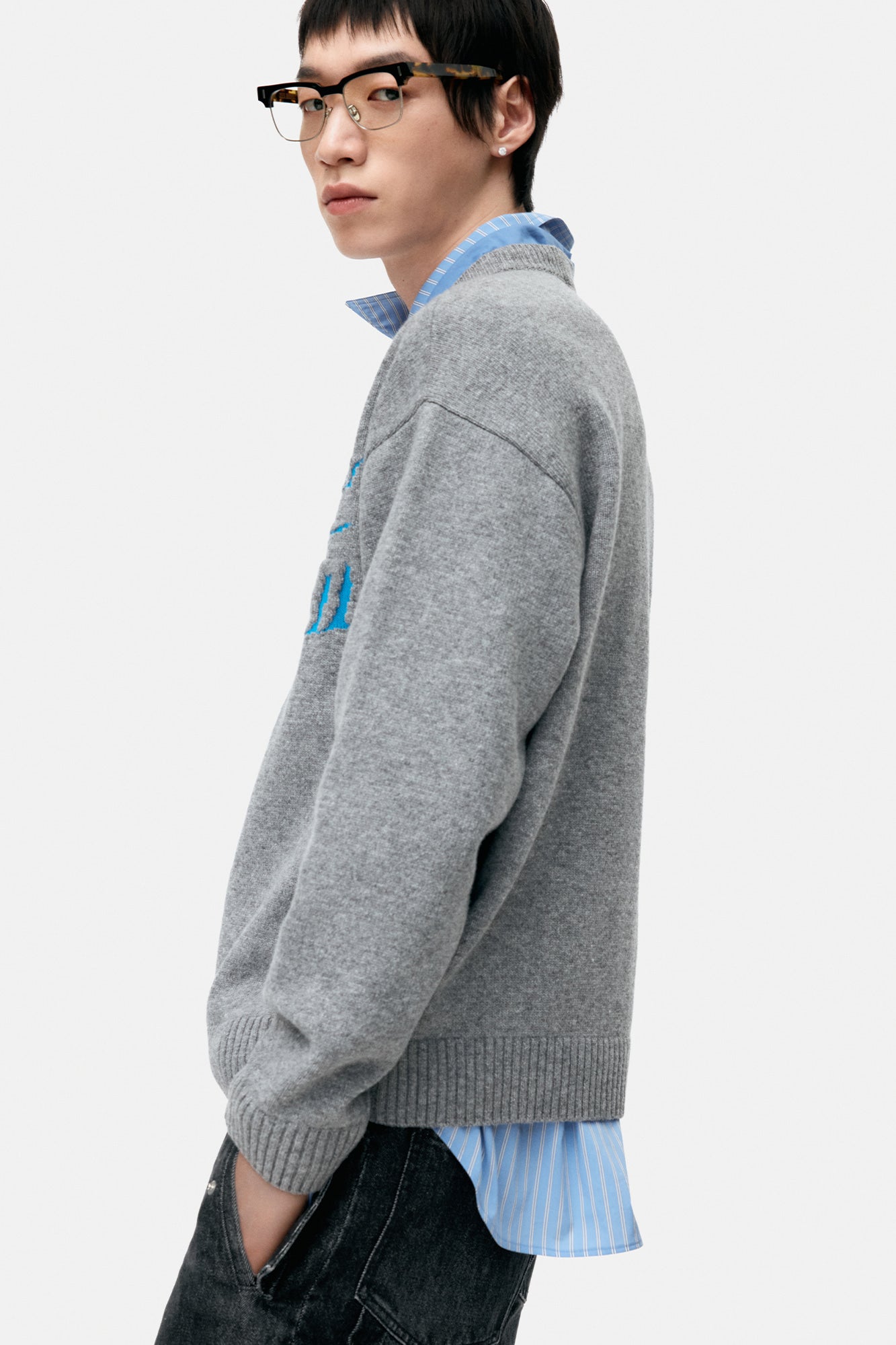 UNISEX CASHMERE ROSE CREW-NECK SWEATER atb1372u (GREY)
