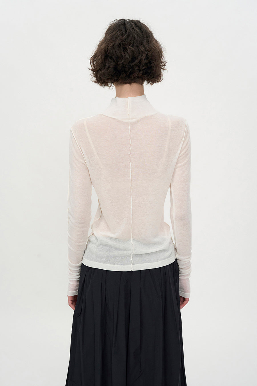 Line Point Turtleneck IVORY