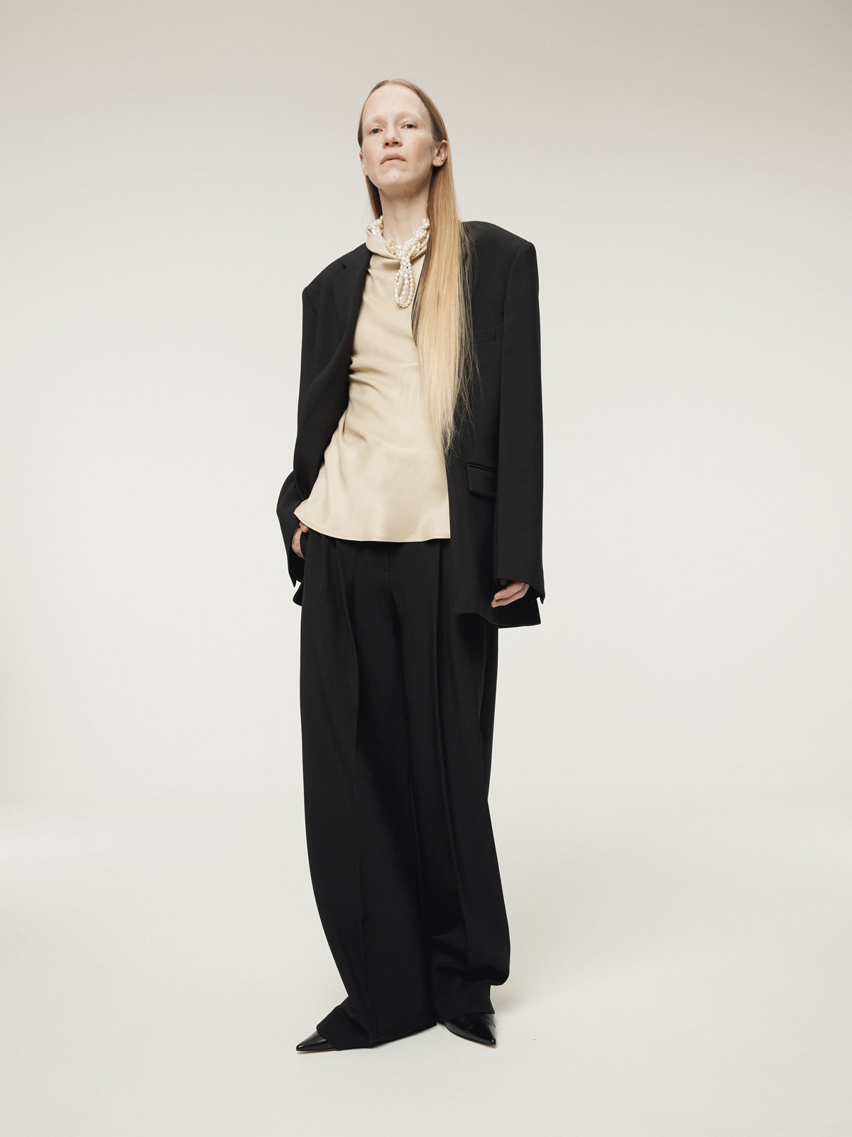 DOUBLE PLEATED WIDE PANTS (BLACK)