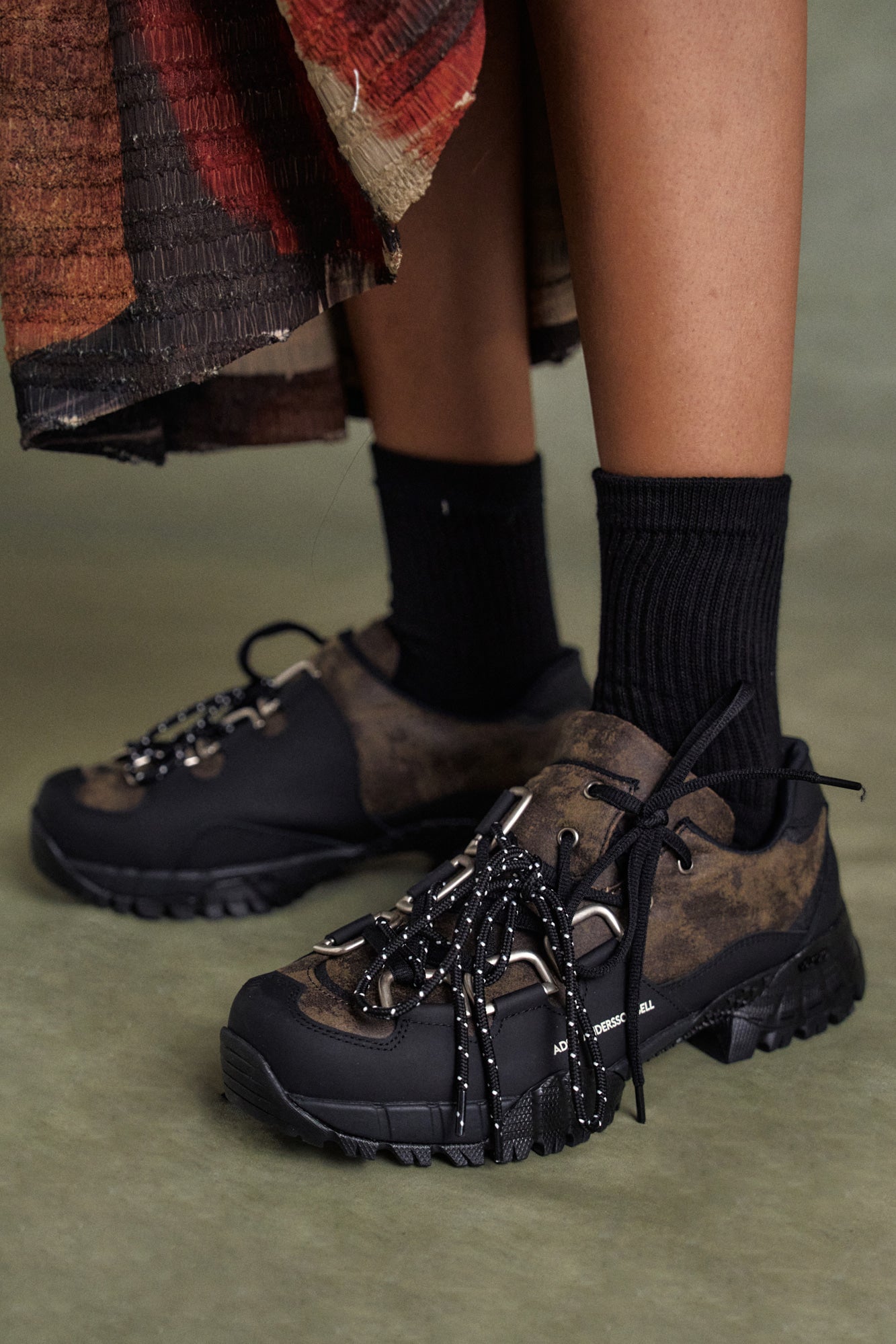 UNISEX TRAINER DIAGONALE aaa430u (BROWN)