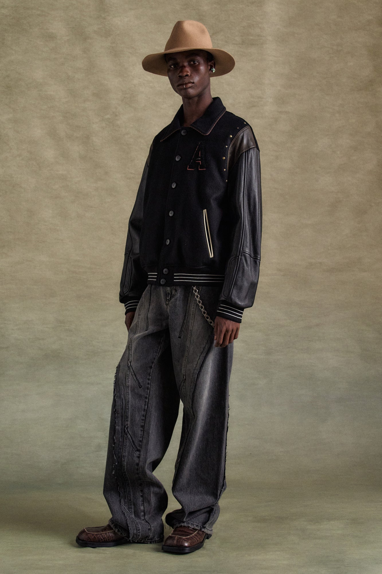 A PATCH WOOL & LEATHER VARSITY JACKET awa691m (BLACK)