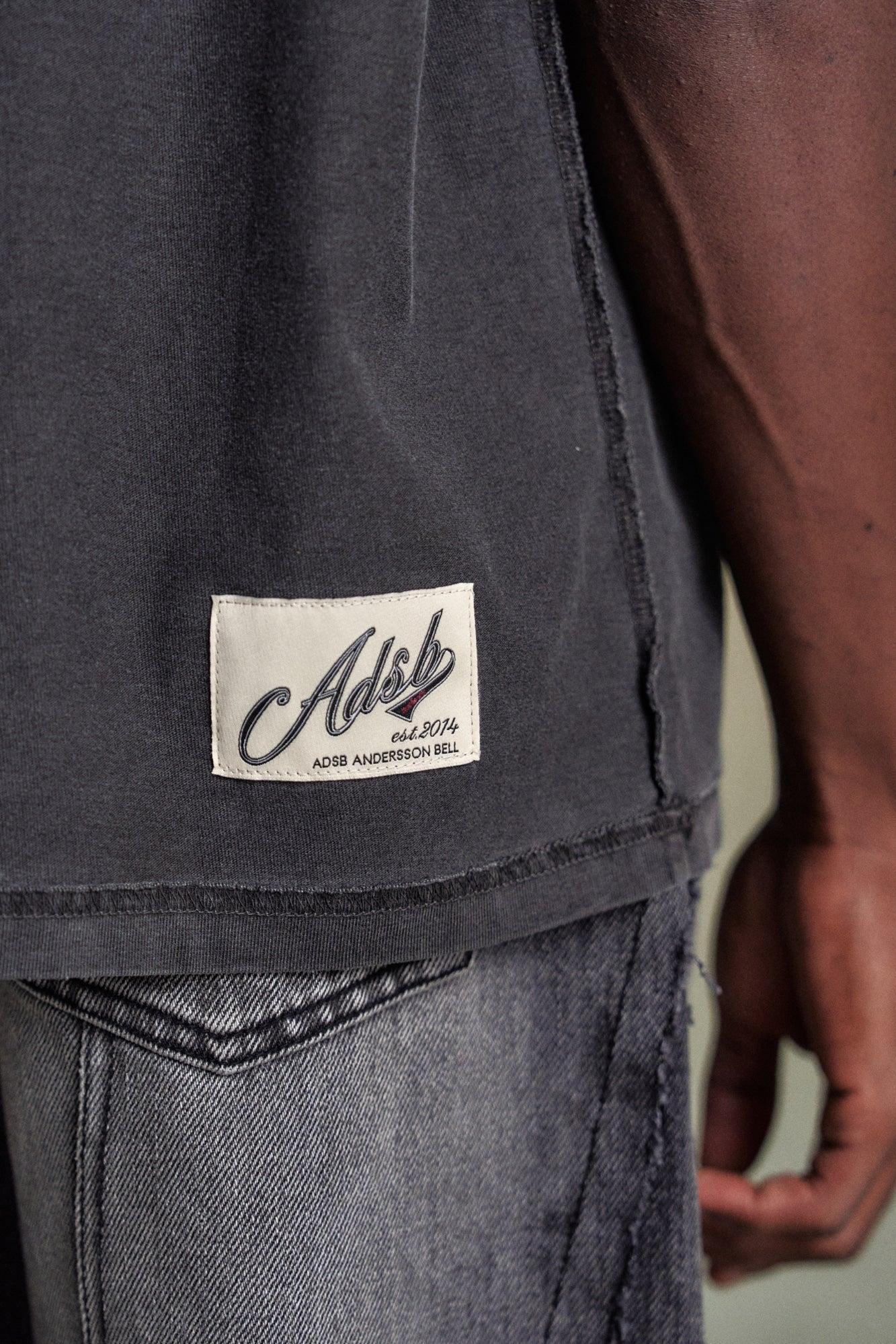 UNISEX HEART MESSAGE T-SHIRT atb1251u (CHARCOAL)