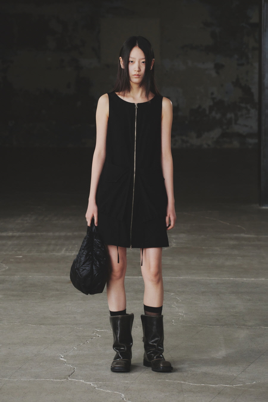 Glossy Croissant Bag BLACK