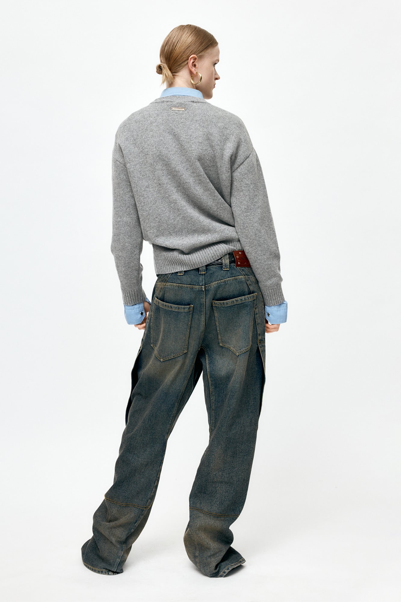 UNISEX CASHMERE ROSE CREW-NECK SWEATER atb1372u (GREY)