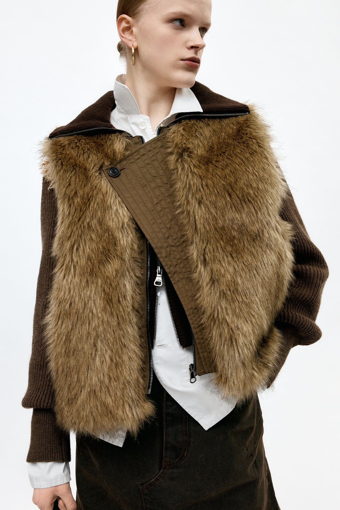 UNISEX CURVED PLACKET REVERSIBLE FAUX-FUR VEST awa722u(BROWN)