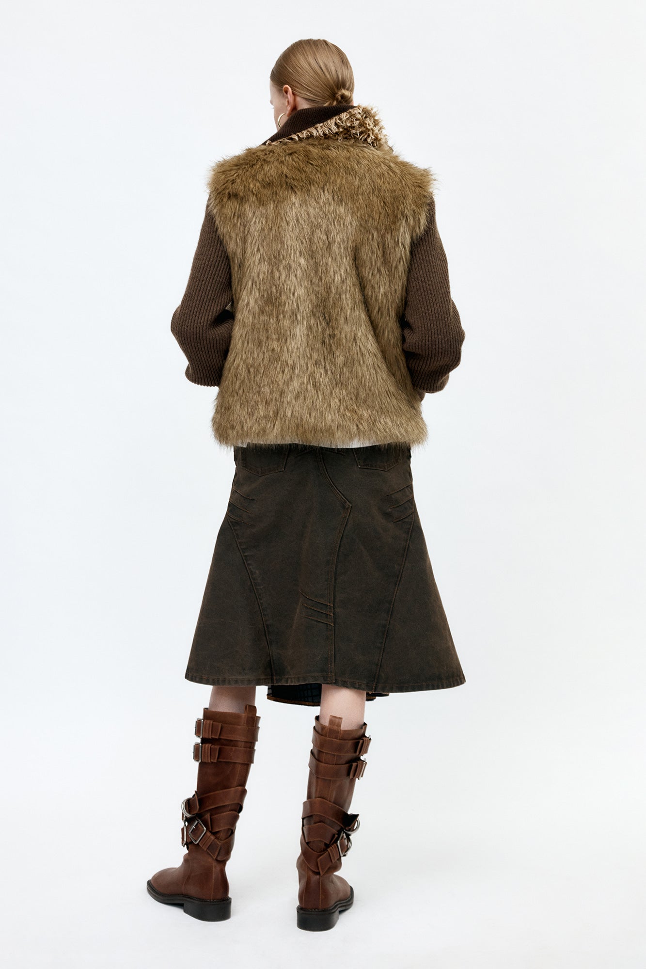 UNISEX CURVED PLACKET REVERSIBLE FAUX-FUR VEST awa722u(BROWN)
