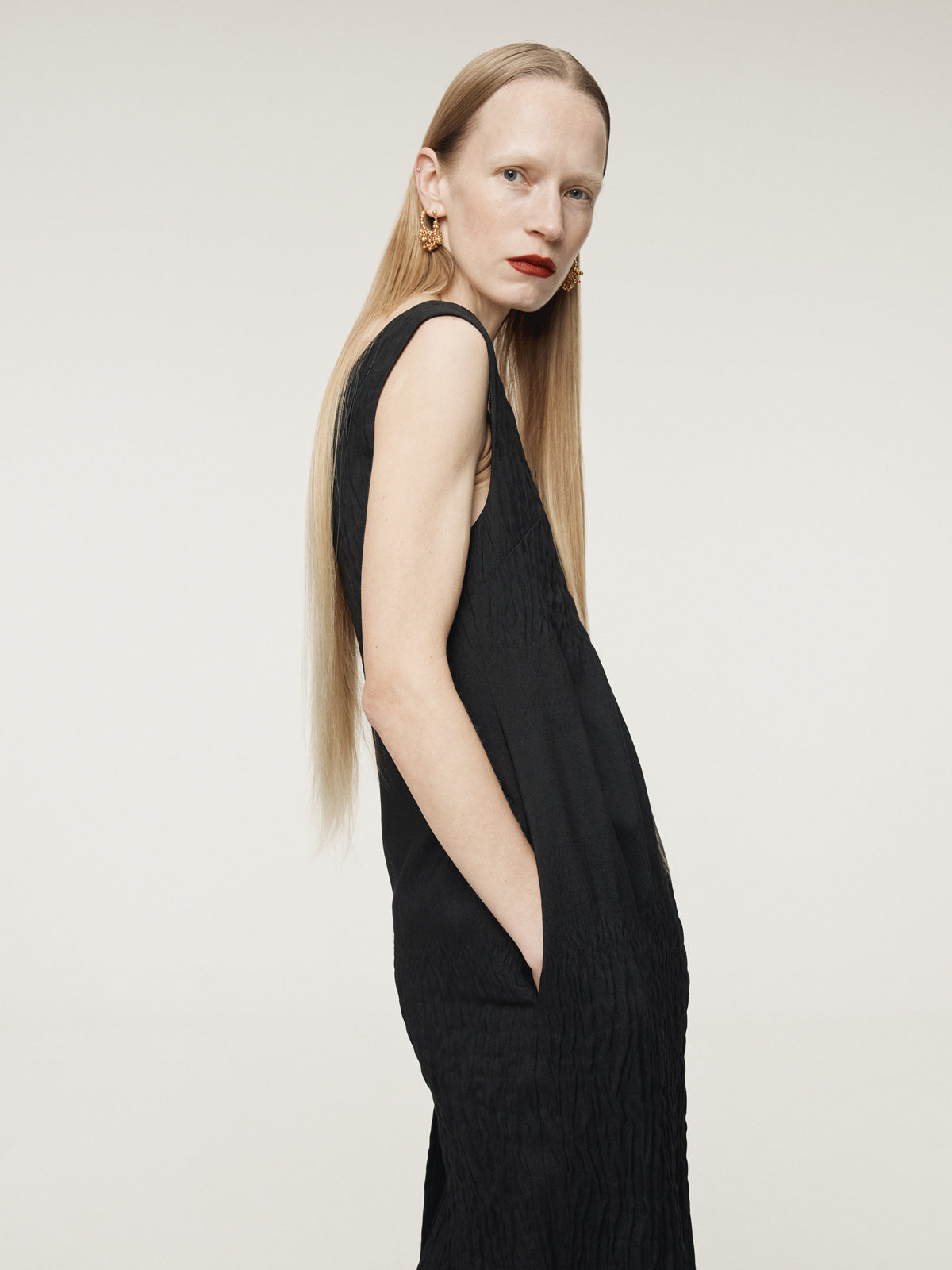 WAVE JACQUARD DRESS (BLACK)