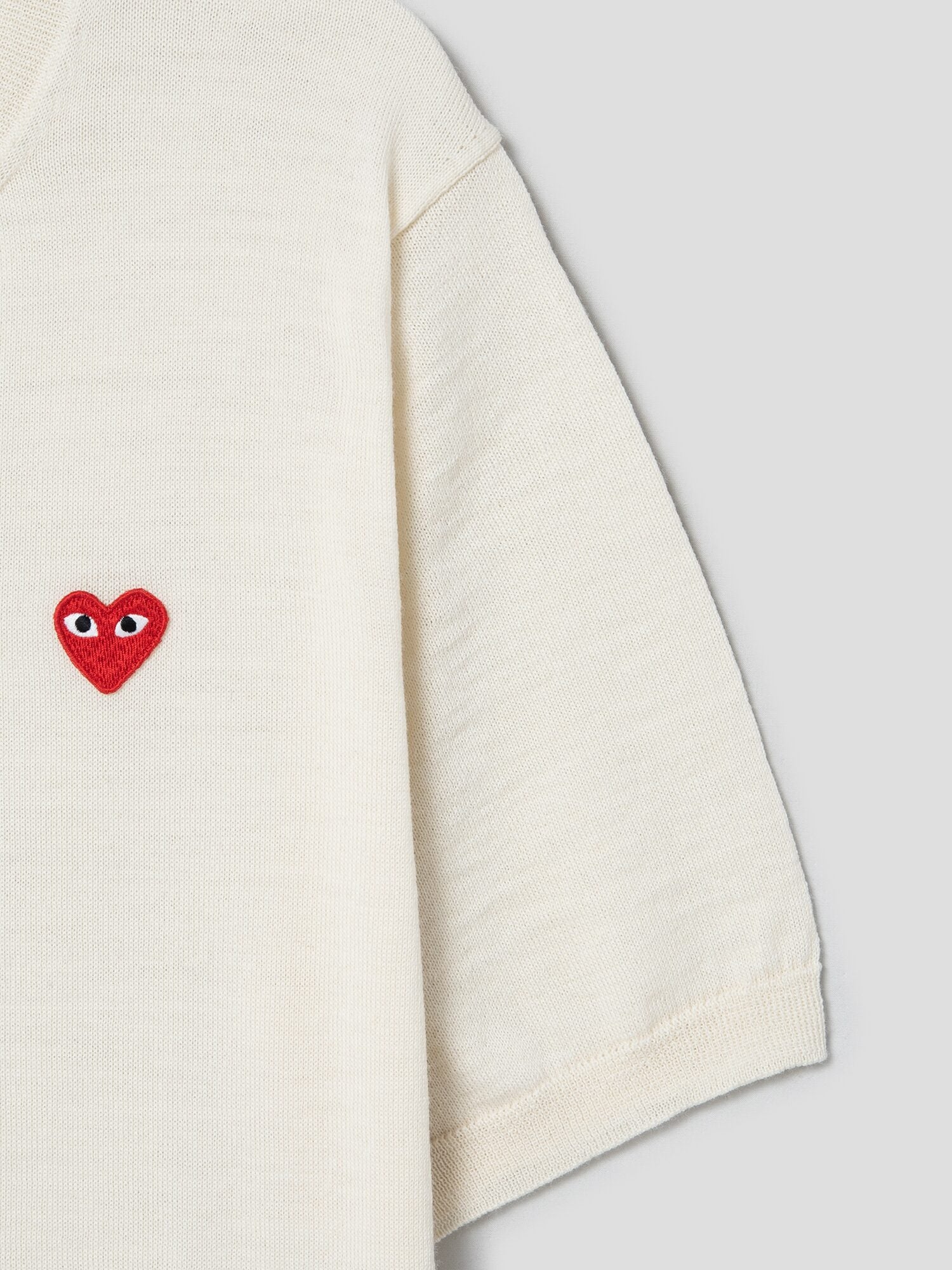 PLAY COMME DES GARCONS (Unisex) Red Heart Wappen Short Sleeve Cardigan-White