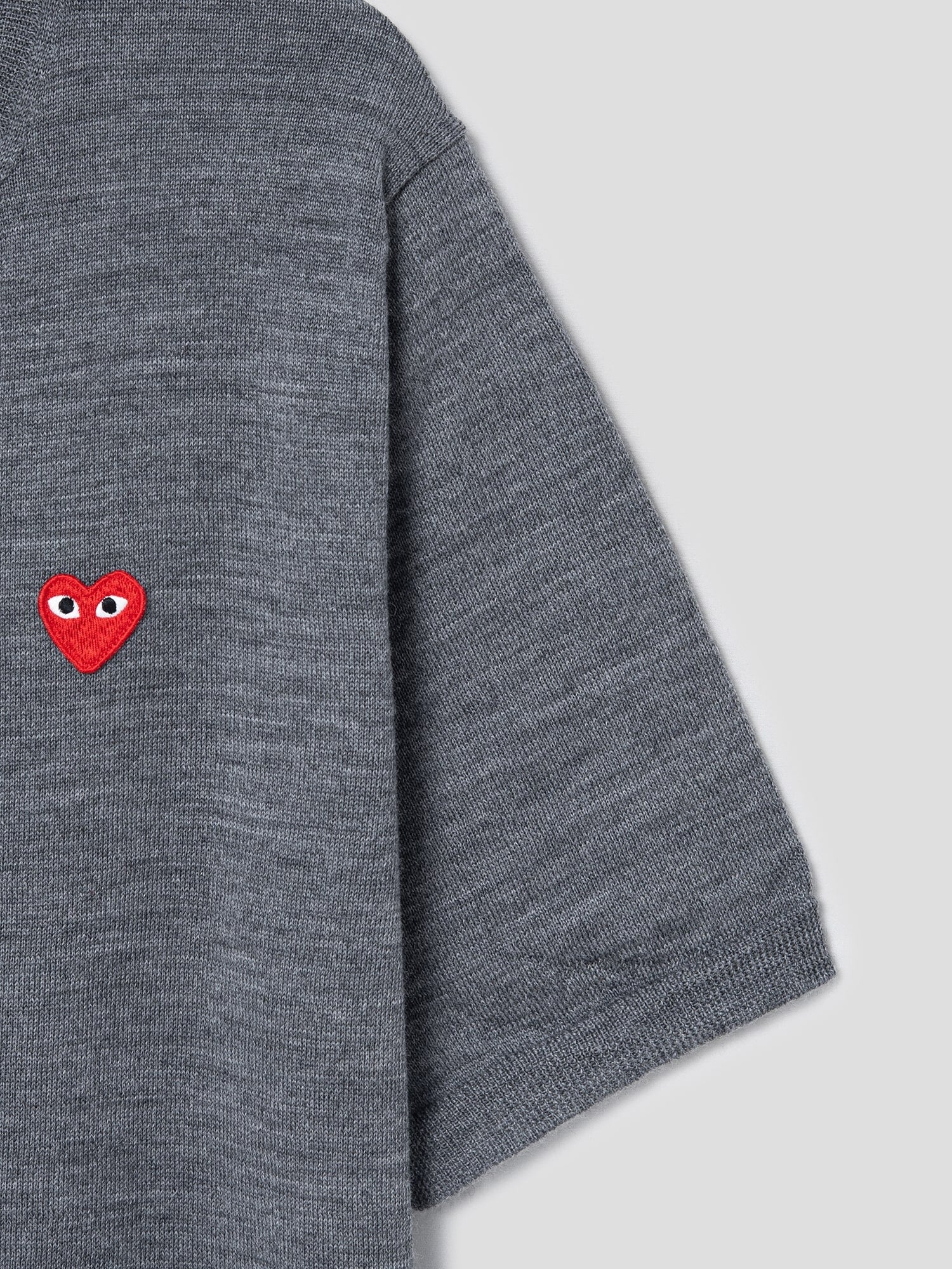 PLAY COMME DES GARCONS (Unisex) Red Heart Wappen Short Sleeve Cardigan - Grey