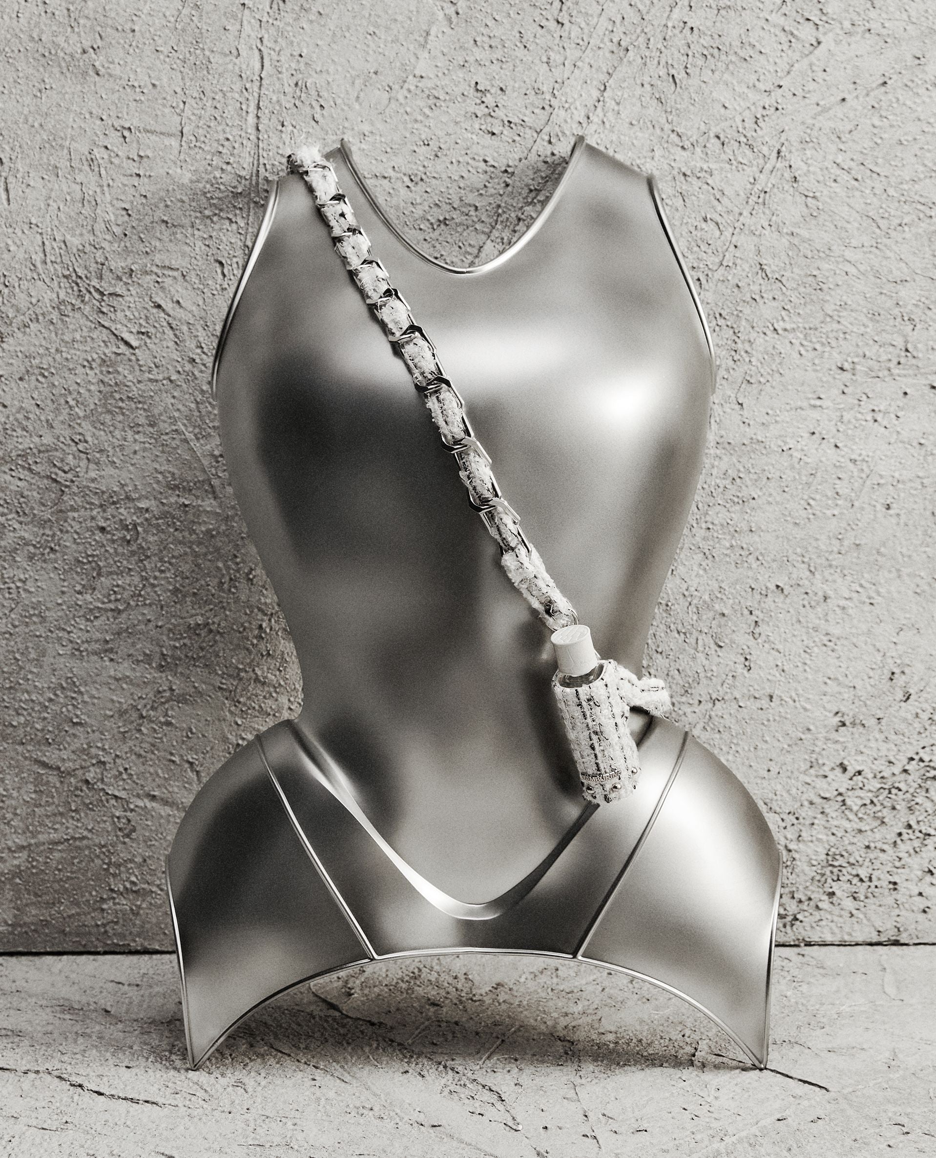 Chain Wear Perfume White